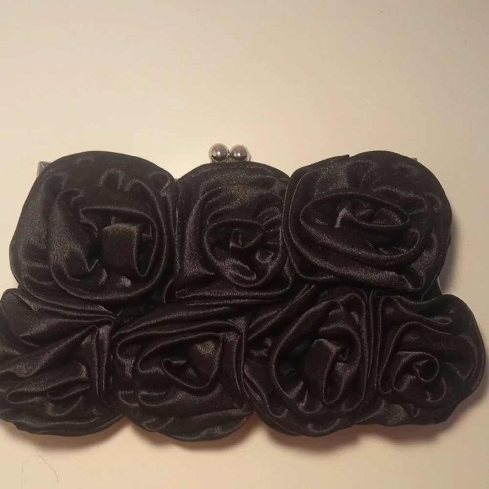 NWOT Elegant Black Satin Rose Clutch Purse With Detachable Shoulder Strap - Picture 8 of 8